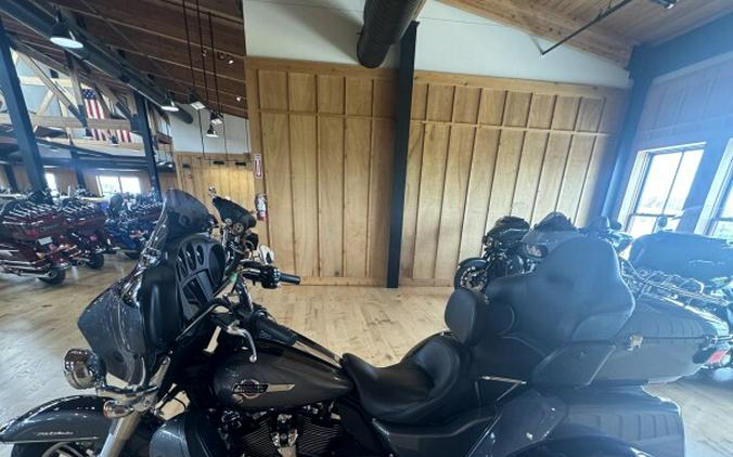 FLHTCUTG 2022 Tri Glide® Ultra