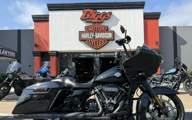 2021 Harley-Davidson® Road Glide® Special Vivid Black