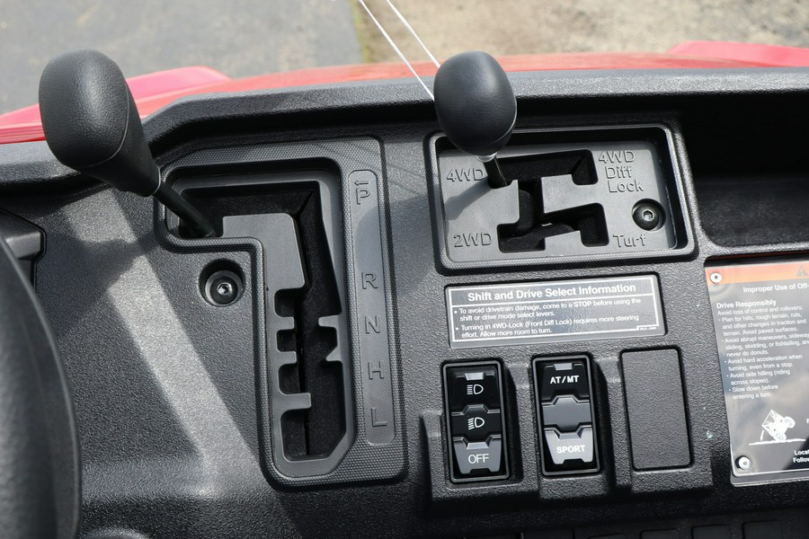 2025 Honda PIONEER 1000 DELUXE