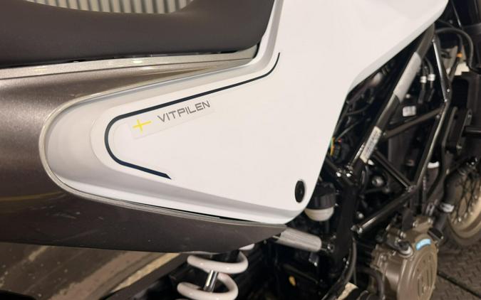 2023 Husqvarna Vitpilen 401 White / Gray