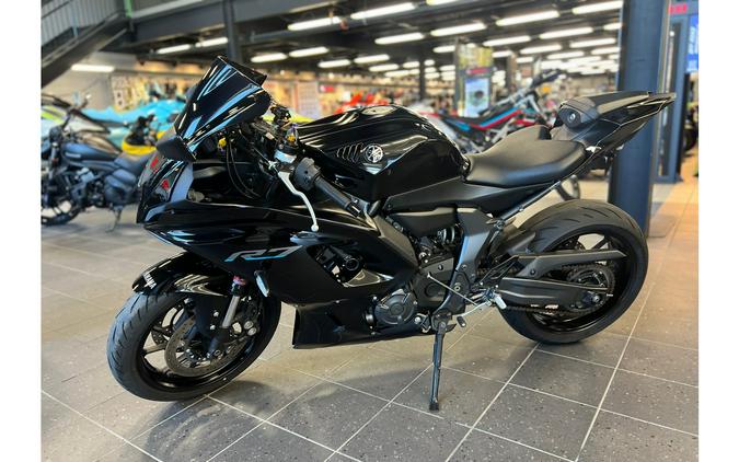 2023 YZF R7 - Yamaha