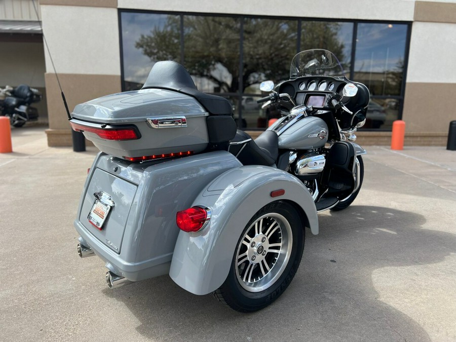 2024 Harley-Davidson® Tri Glide® Ultra Billiard Gray