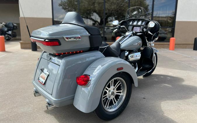 2024 Harley-Davidson® Tri Glide® Ultra Billiard Gray