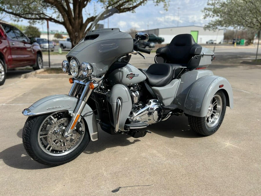 2024 Harley-Davidson® Tri Glide® Ultra Billiard Gray