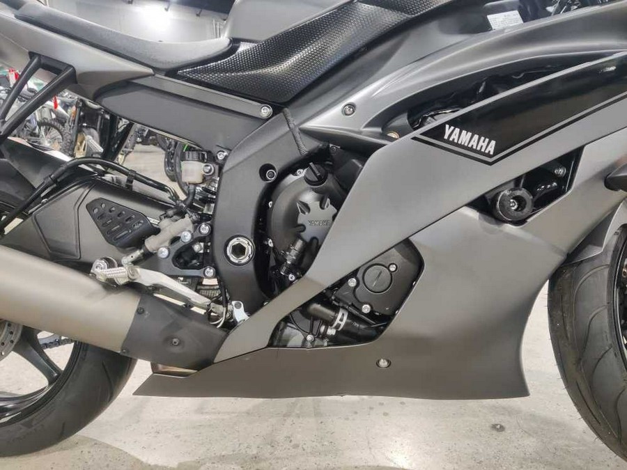 2016 Yamaha YZF-R6 CA