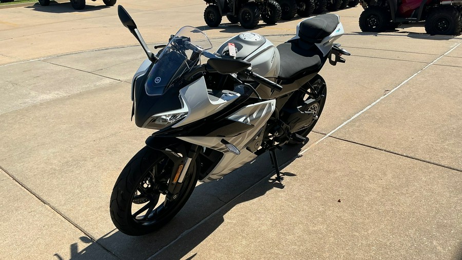 2026 CFMOTO 300SS