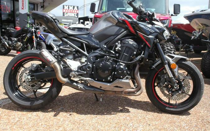 2023 Kawasaki Z900 ABS Metallic Black/Graphite Gray/Flat Black