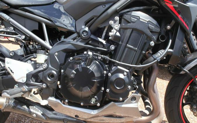 2023 Kawasaki Z900 ABS Metallic Black/Graphite Gray/Flat Black