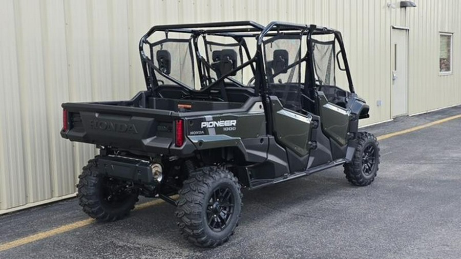 2025 Honda® Pioneer 1000-6 Deluxe Crew