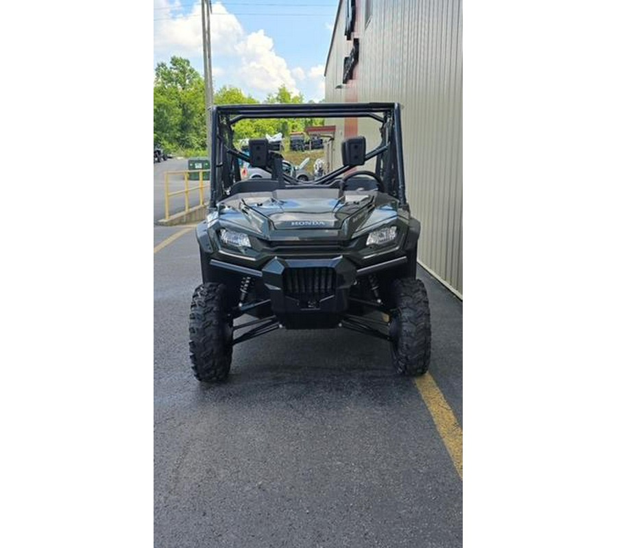 2025 Honda® Pioneer 1000-6 Deluxe Crew