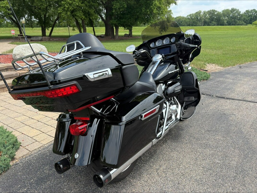 2020 Harley-Davidson Ultra Limited Vivid Black