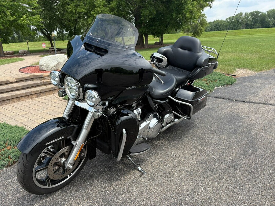 2020 Harley-Davidson Ultra Limited Vivid Black