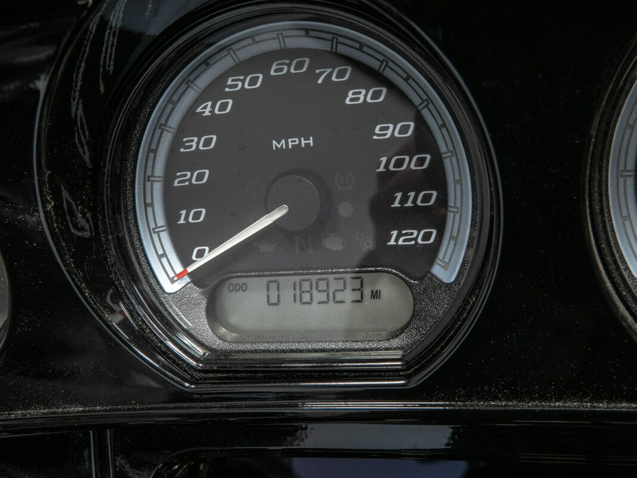 2021 HARLEY-DAVIDSON FLHTK LIMITED in Vivid Black
