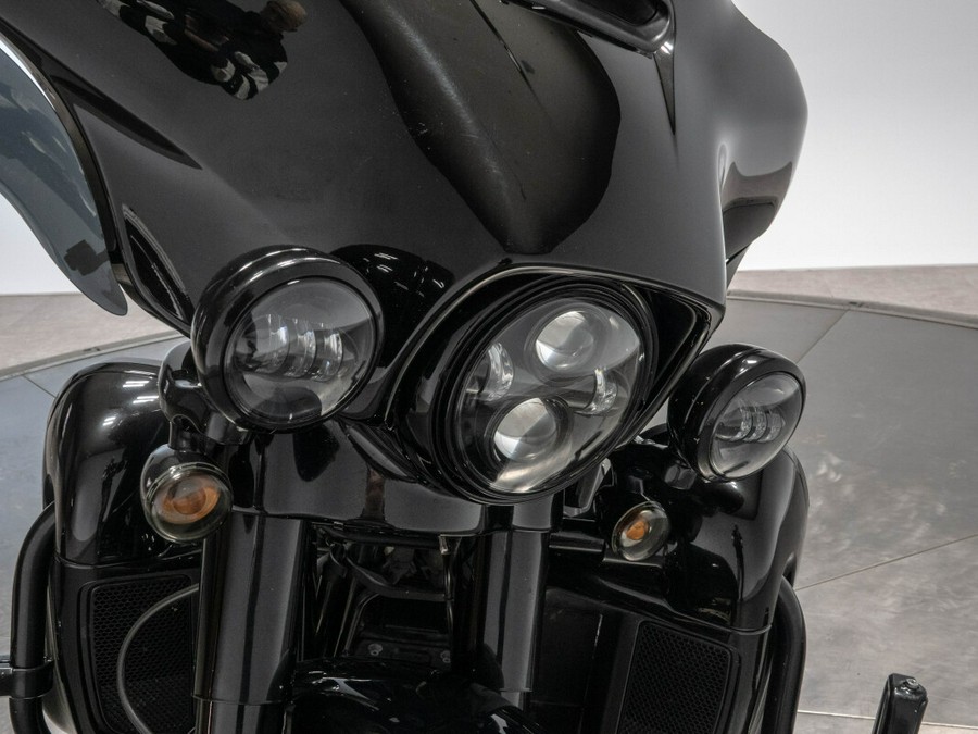 2021 HARLEY-DAVIDSON FLHTK LIMITED in Vivid Black
