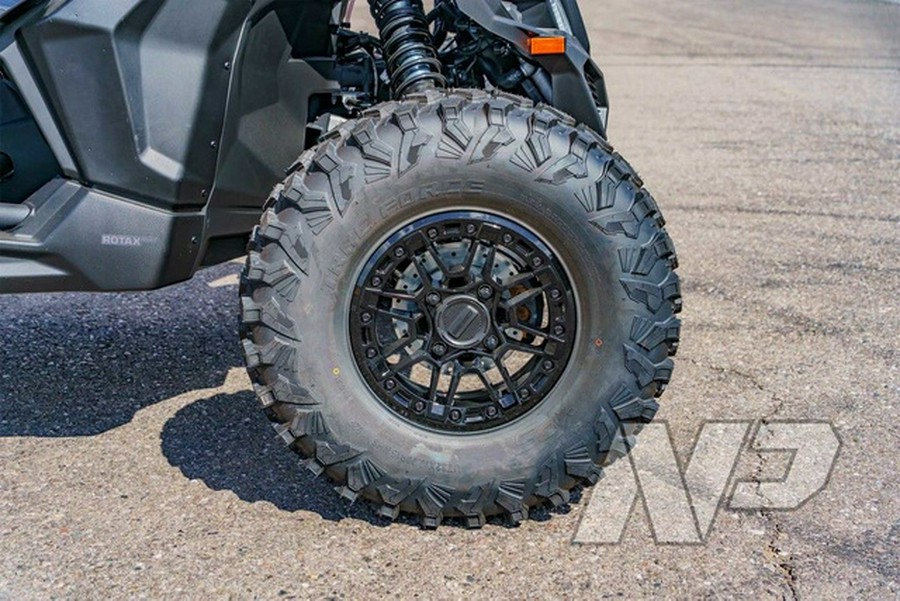 2026 Can-Am Maverick X3 X rs Turbo RR Triple Black_7.6 in.