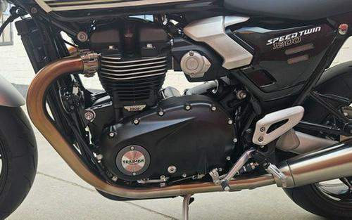 2026 Triumph Speed Twin 1200 RS Baja OrangeSapphire Black