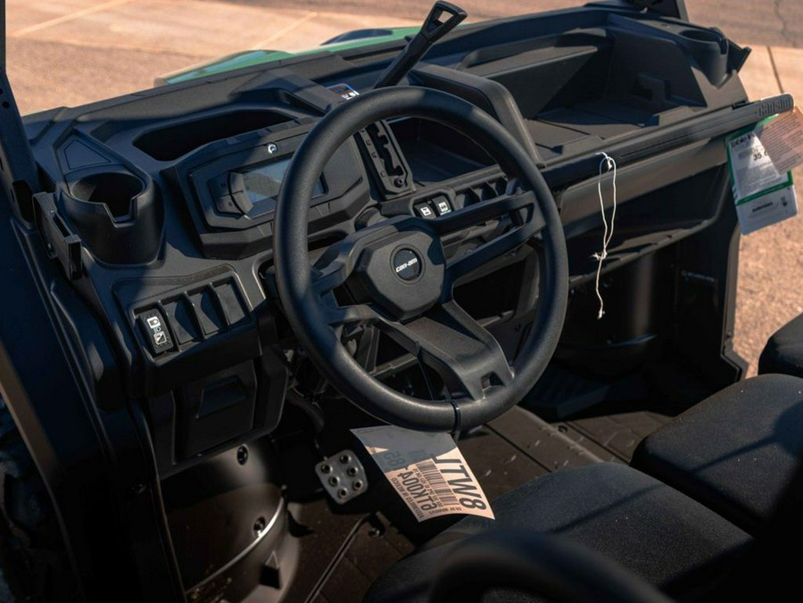2026 Can-Am Defender DPS HD7