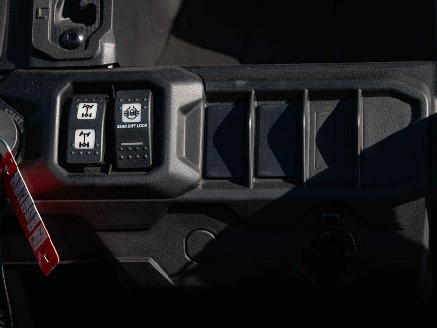 2026 Can-Am Defender DPS HD7