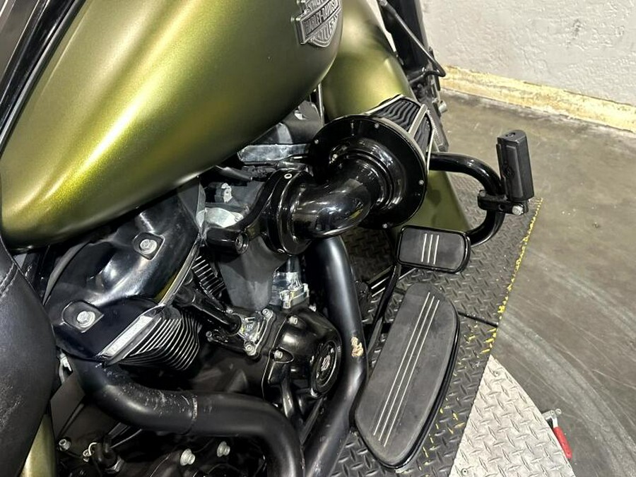 2022 Harley-Davidson® Road King® Special MINERAL GRN DNM