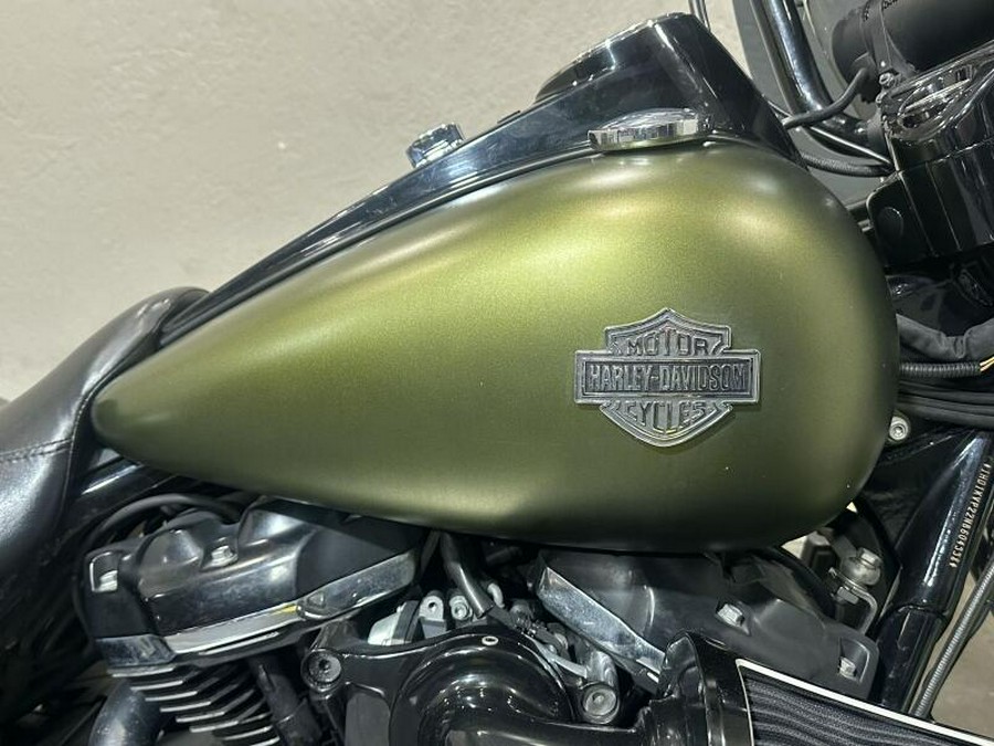 2022 Harley-Davidson® Road King® Special MINERAL GRN DNM