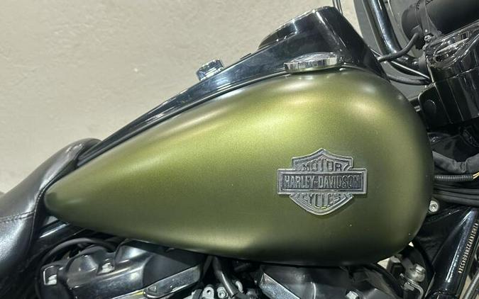 2022 Harley-Davidson® Road King® Special MINERAL GRN DNM
