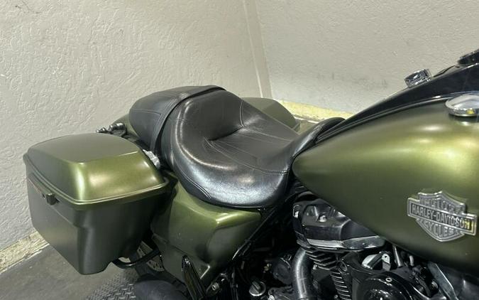 2022 Harley-Davidson® Road King® Special MINERAL GRN DNM
