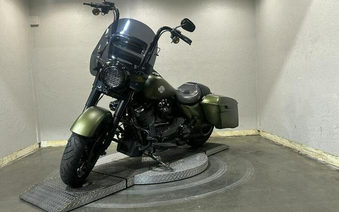 2022 Harley-Davidson® Road King® Special MINERAL GRN DNM