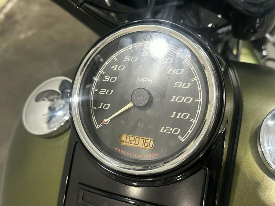 2022 Harley-Davidson® Road King® Special MINERAL GRN DNM