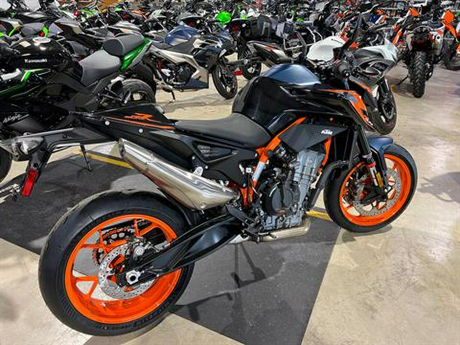 2023 KTM 890 Duke R