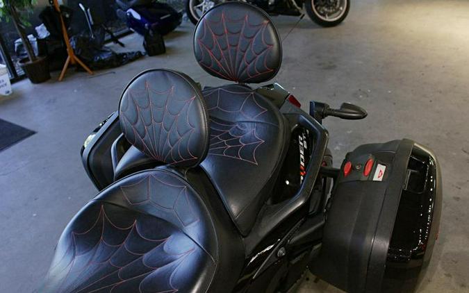2014 Can-Am® Spyder® ST Limited SE5