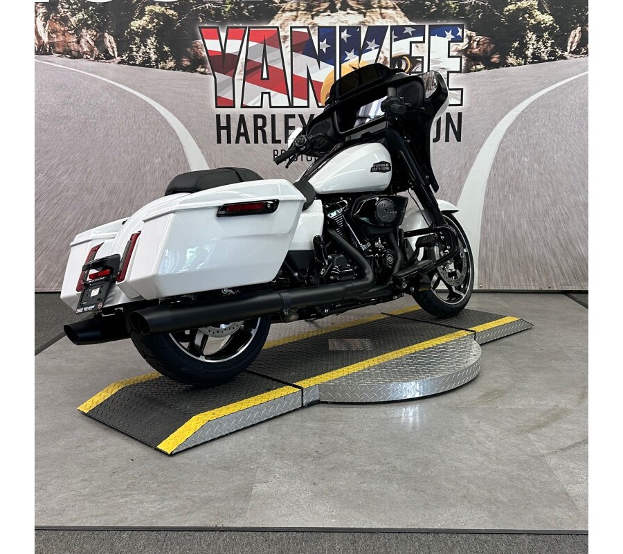 2025 FLHX Street Glide™