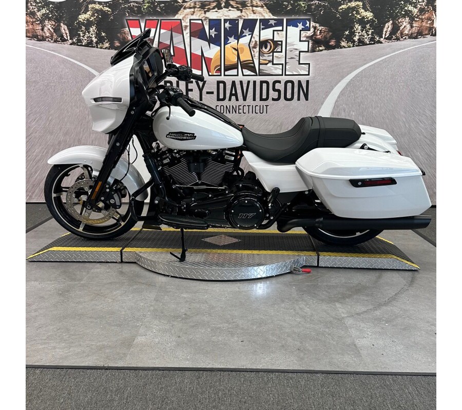 2025 FLHX Street Glide™