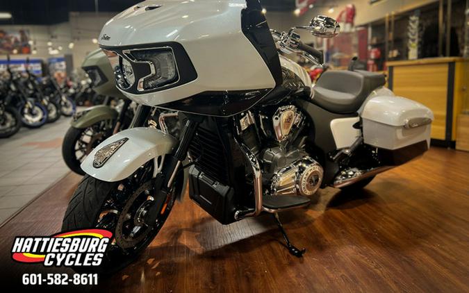 2025 Indian Challenger Limited 112 w/PowerBand Audio Black Me