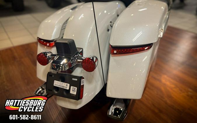 2025 Indian Challenger Limited 112 w/PowerBand Audio Black Me