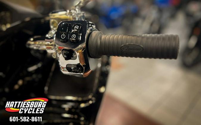 2025 Indian Challenger Limited 112 w/PowerBand Audio Black Me