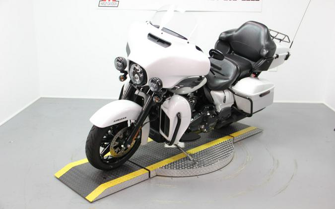 2024 Harley-Davidson® Ultra Limited White Onyx Pearl