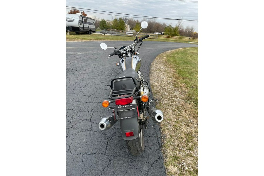 2021 Royal Enfield INT 650 - GLITTER & DUST