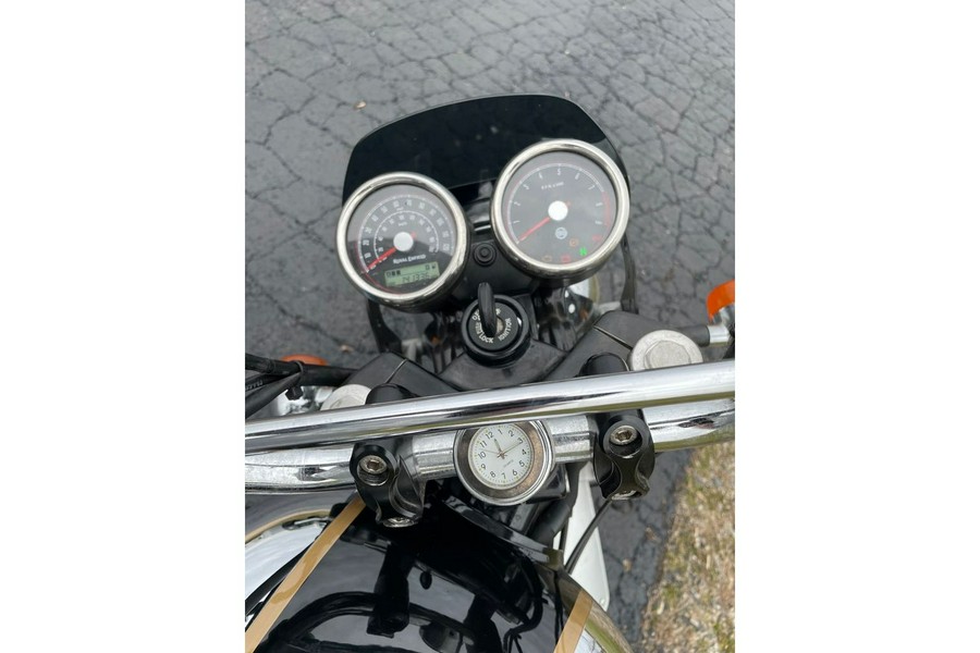 2021 Royal Enfield INT 650 - GLITTER & DUST