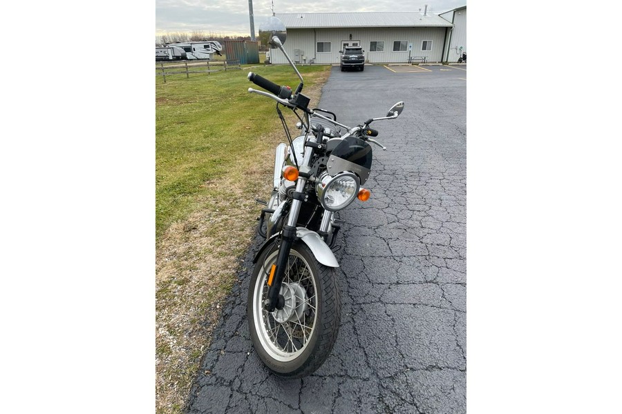 2021 Royal Enfield INT 650 - GLITTER & DUST