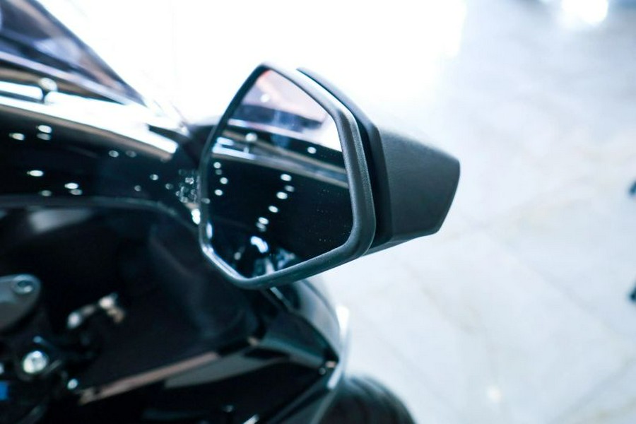 2024 Yamaha YZF-R1