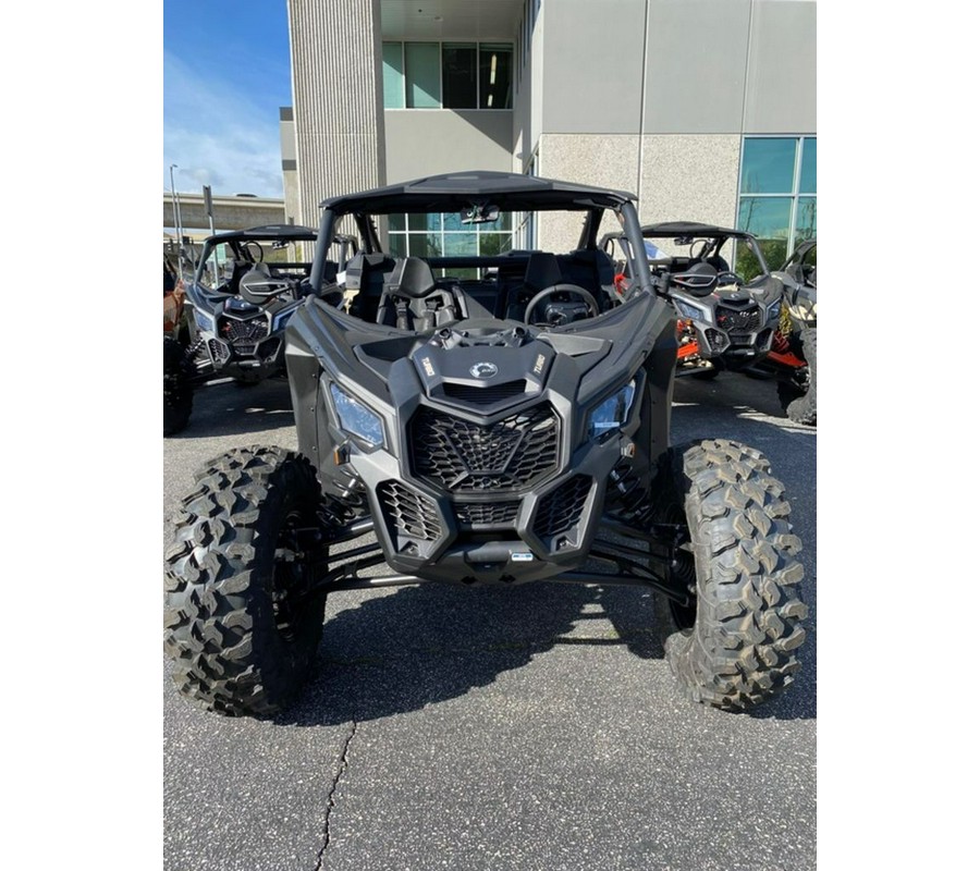 2023 Can-Am® Maverick X3 DS Turbo Desert Tan & Carbon Black