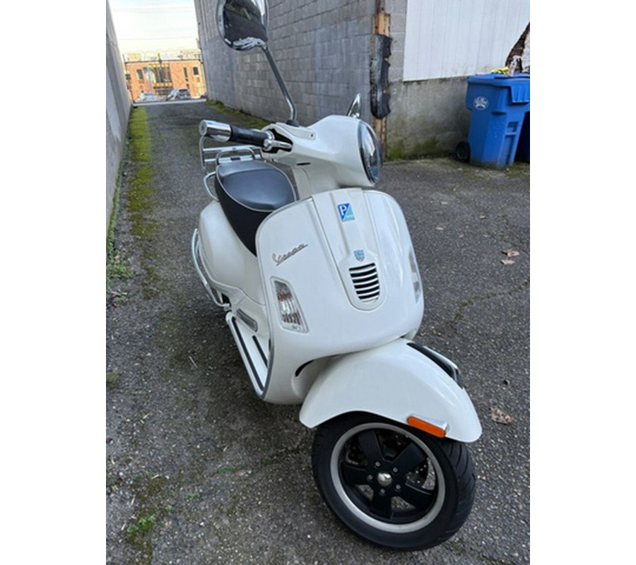 2013 Vespa GTS 300 i.e. Super