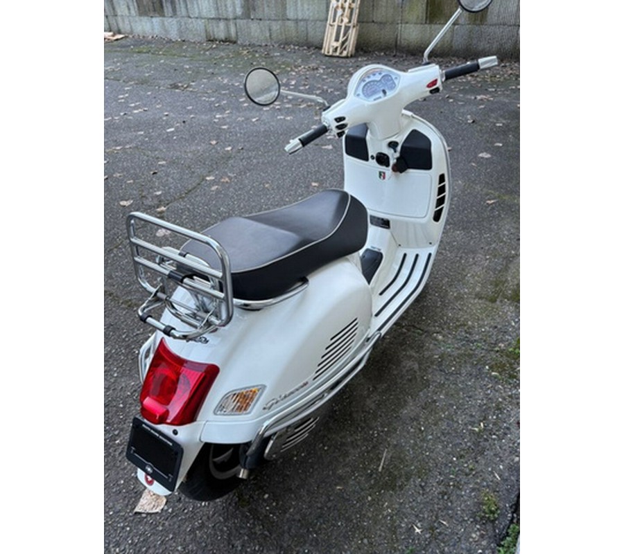 2013 Vespa GTS 300 i.e. Super