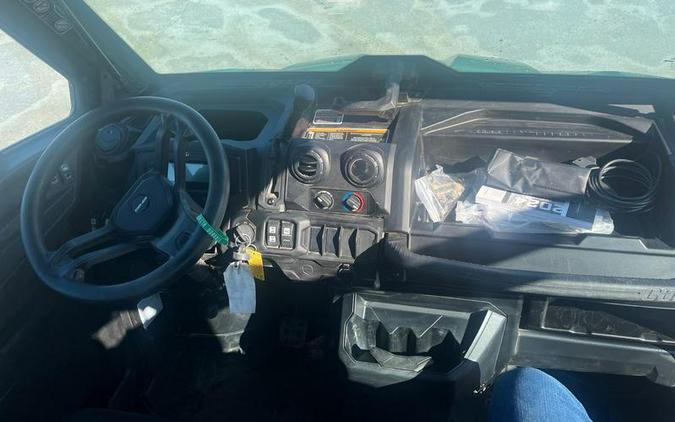 2024 Can-Am® Defender DPS CAB HD9