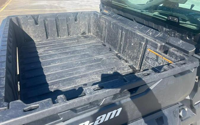 2024 Can-Am® Defender DPS CAB HD9
