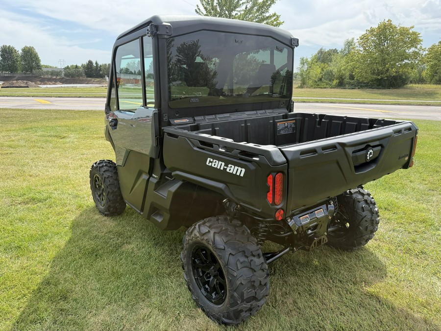 2027 CAN-AM DEFENDER DPS CAB HD9