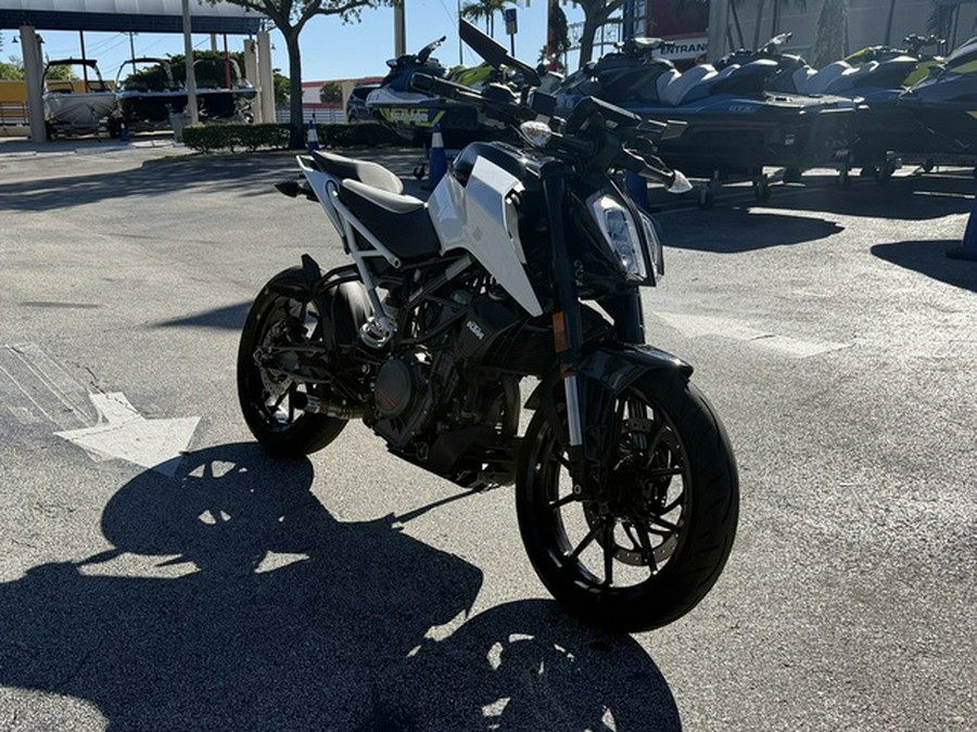 2022 KTM Duke 390