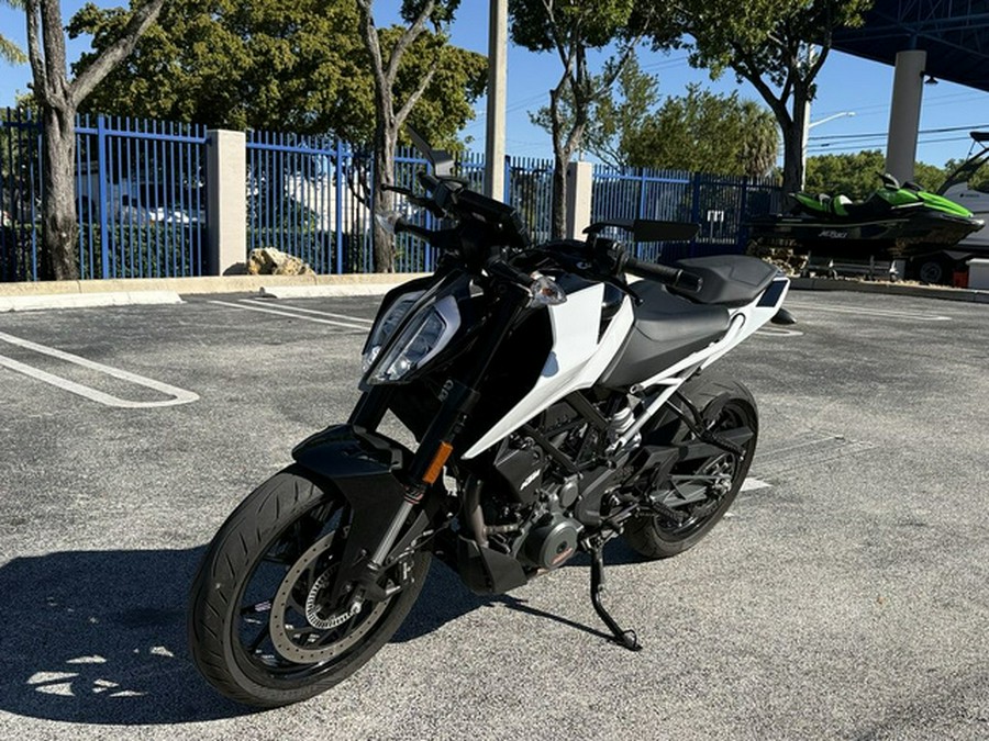 2022 KTM Duke 390