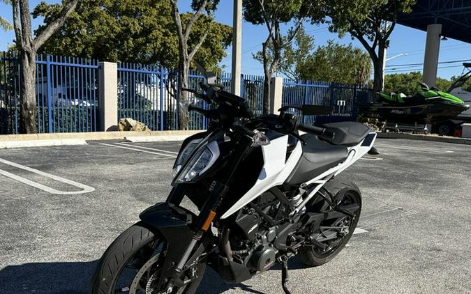 2022 KTM Duke 390