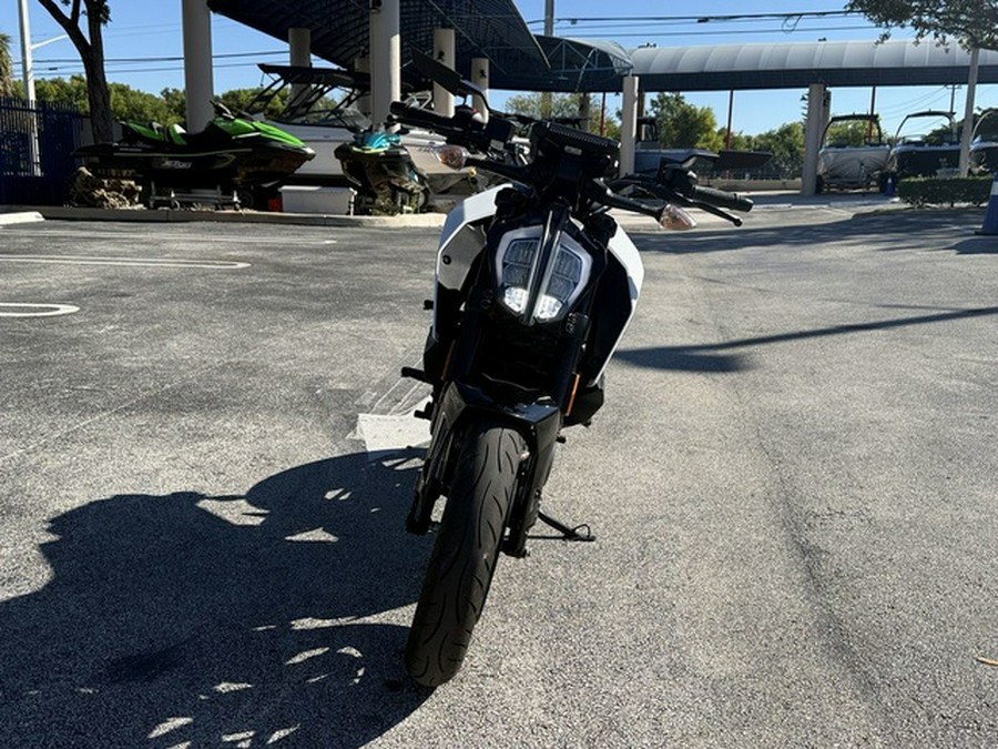 2022 KTM Duke 390